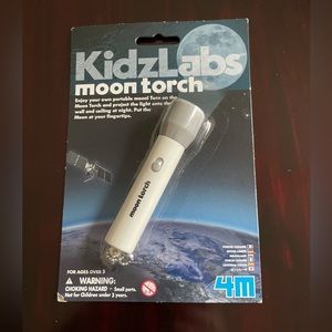 4M KidzLab Moon Torch Projector “Flashlight”